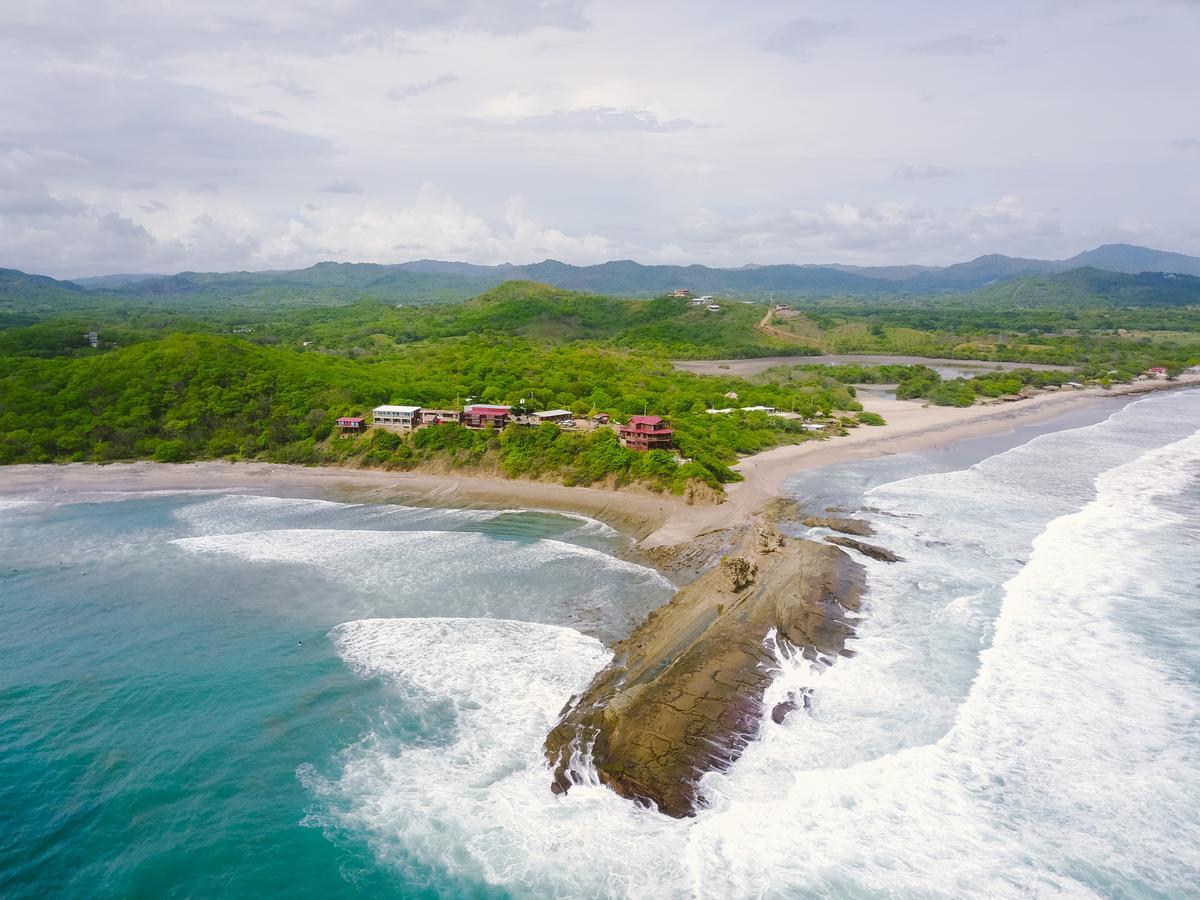 Magnific Rock - Surf Resort & Yoga Retreat Nicaragua Попойо Екстериор снимка